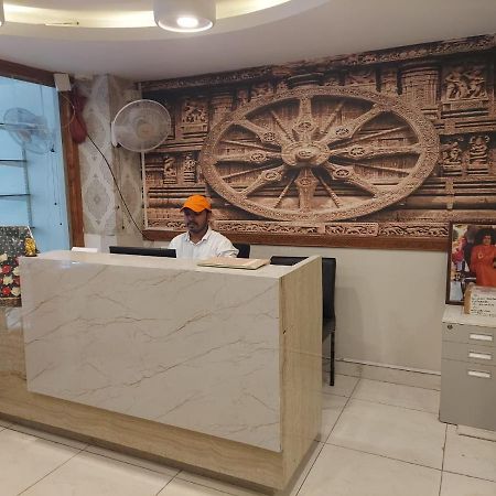 Aum Hotel Puttaparthi Extérieur photo