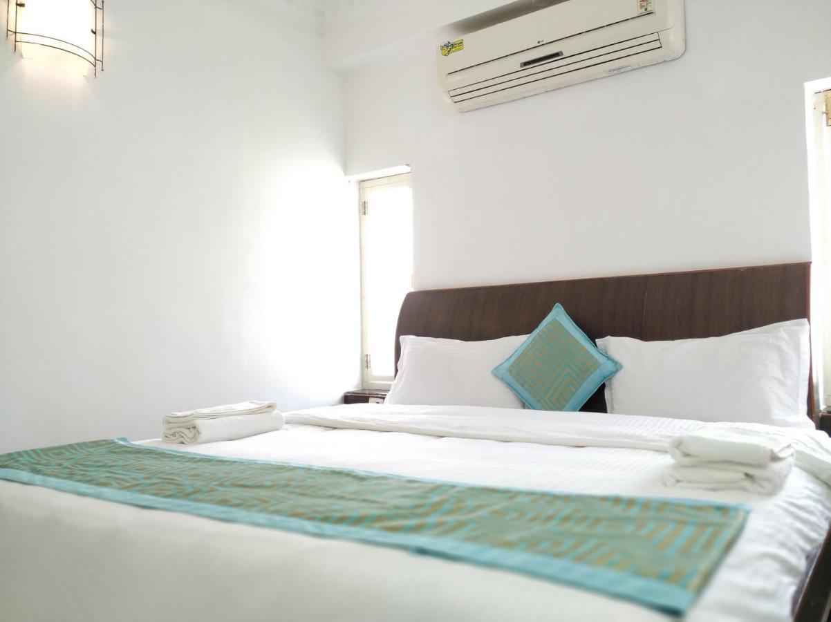Aum Hotel Puttaparthi Extérieur photo