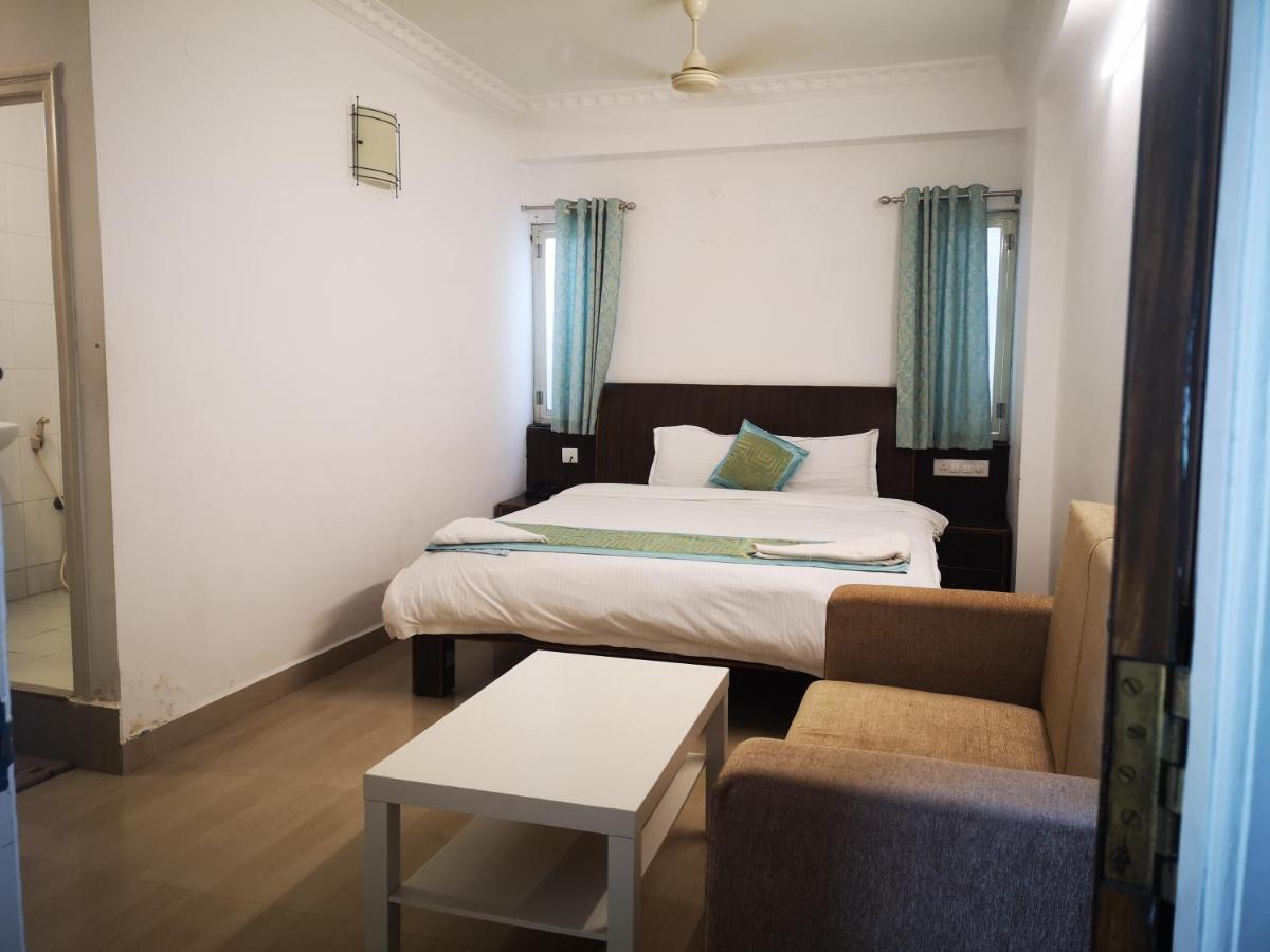 Aum Hotel Puttaparthi Extérieur photo