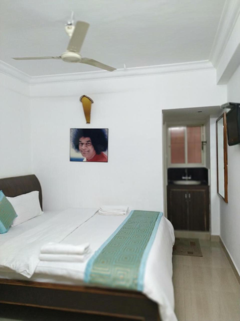 Aum Hotel Puttaparthi Extérieur photo