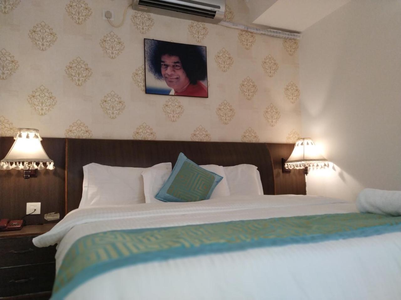 Aum Hotel Puttaparthi Extérieur photo