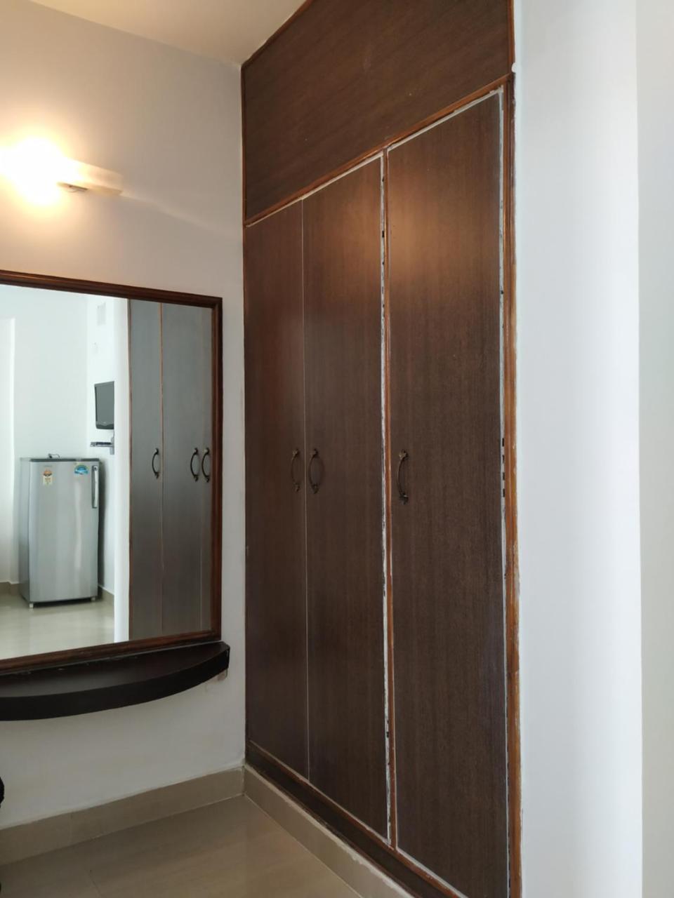 Aum Hotel Puttaparthi Extérieur photo