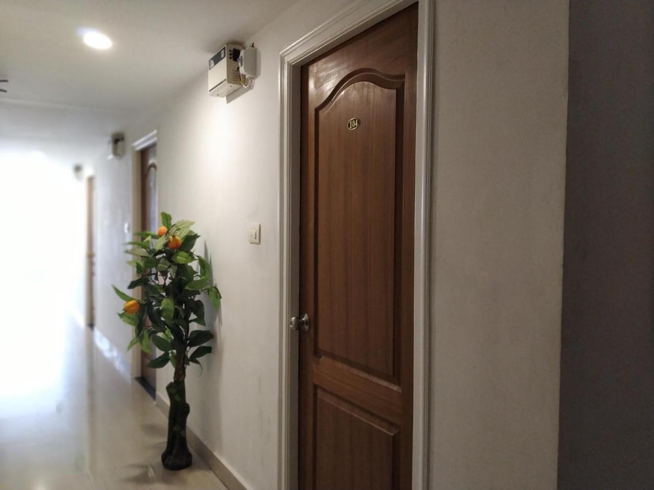 Aum Hotel Puttaparthi Extérieur photo